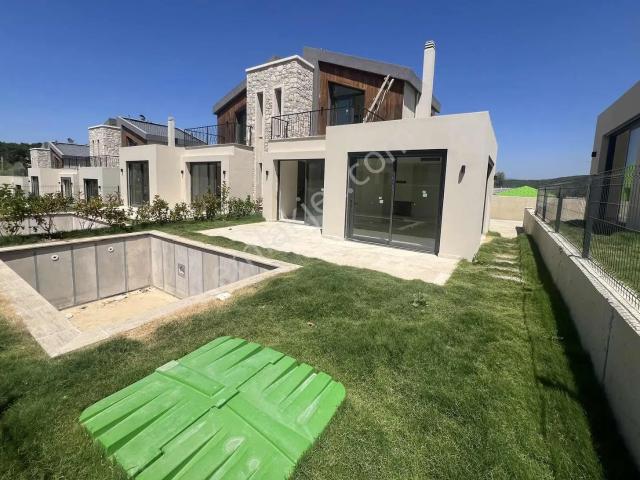 Kuşçular Mahallesi, Urla içerisinde satılık Villa