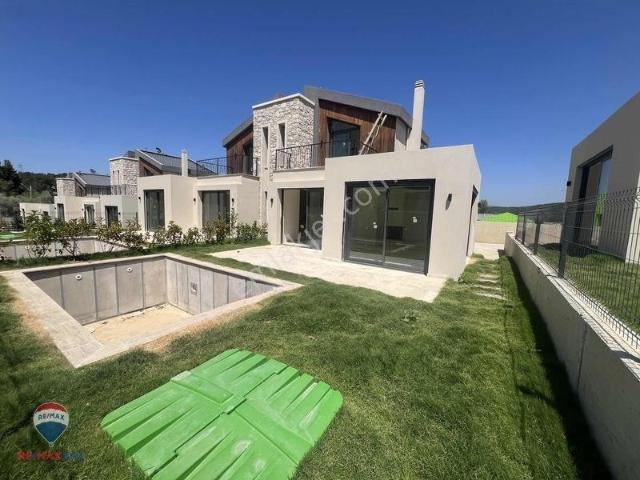 Kuşçular Mahallesi, Urla içerisinde satılık Villa
