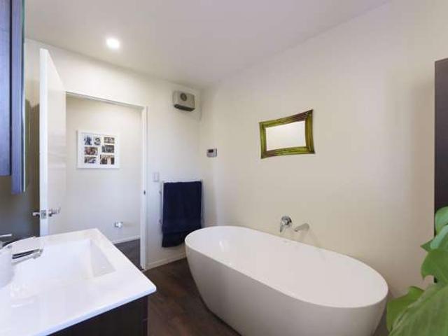 House for sale in Chaslands, Canterbury