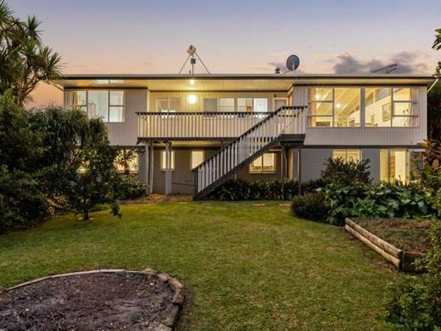 House for sale in Awhitu
