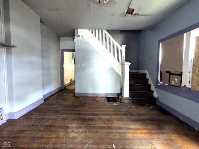 House for sale in Near Eastside, Camby