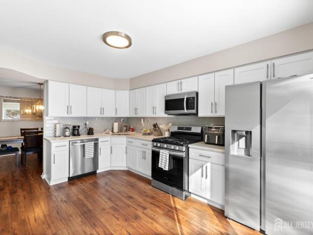 Townhouse for sale in Kendall Park, New Jersey