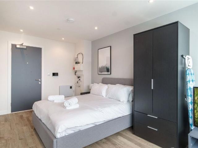 Studio for rent in Old Trafford, Trafford Park