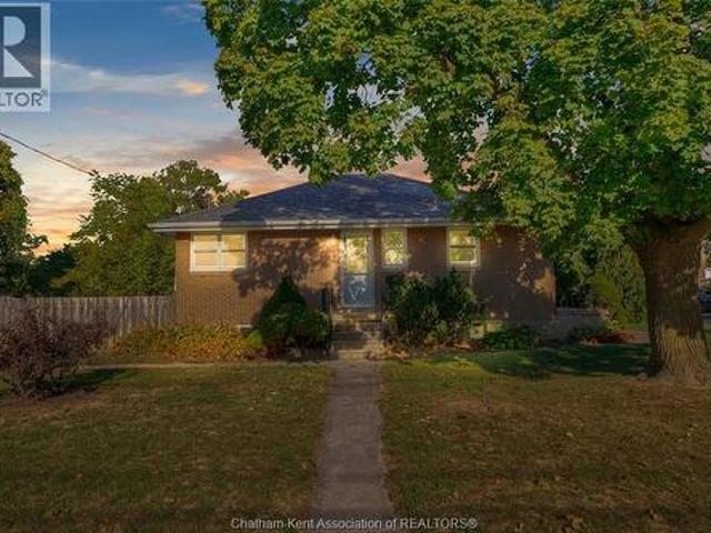 House for sale in Chatham–kent, Ontario