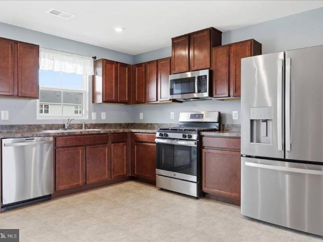 Townhouse for sale in Falling Waters, West Virginia
