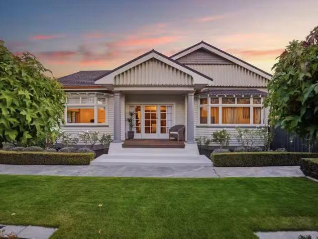 House for sale in Chaslands, Canterbury