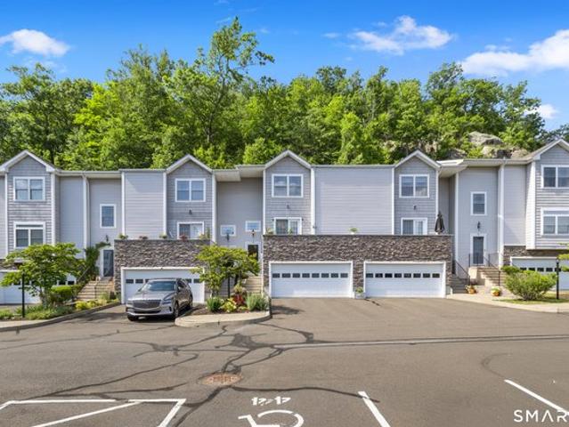 Townhouse for sale in Danbury, Connecticut
