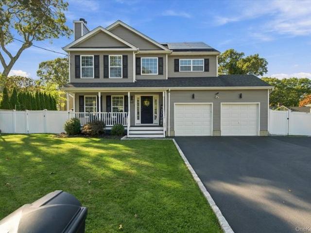 House for sale in Sound Beach, Town of Brookhaven