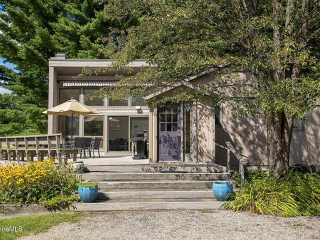 House for sale in Berkshire Market Village, West Stockbridge