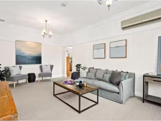 House for rent in Wollongong West, New South Wales
