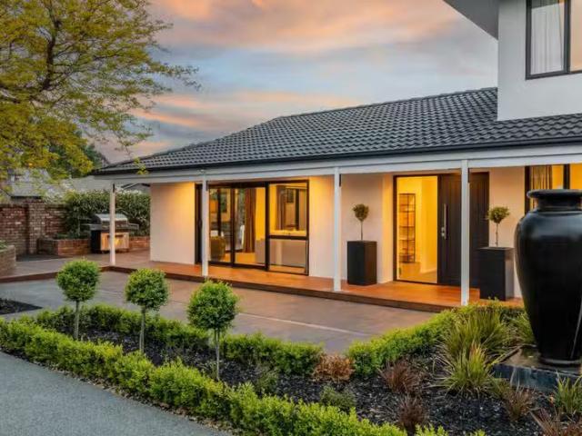 House for rent in Chaslands, Canterbury