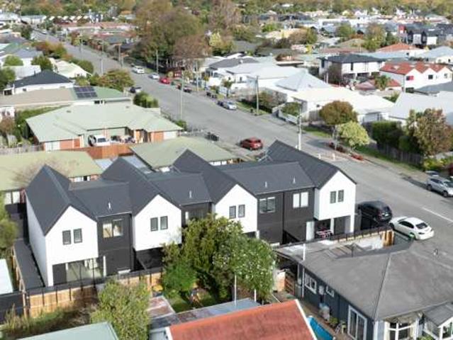 Townhouse for sale in Heathcote, Canterbury