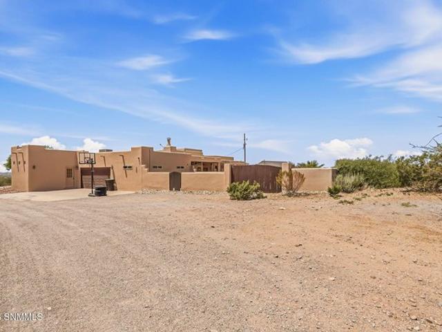 House for sale in Dona Ana, New Mexico