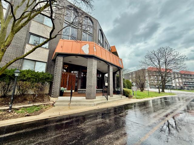 Condo for sale in Skokie, Illinois