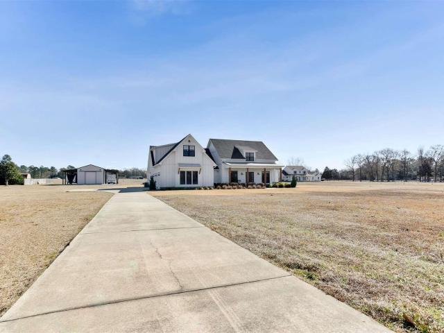 House for sale in Mc David, Florida