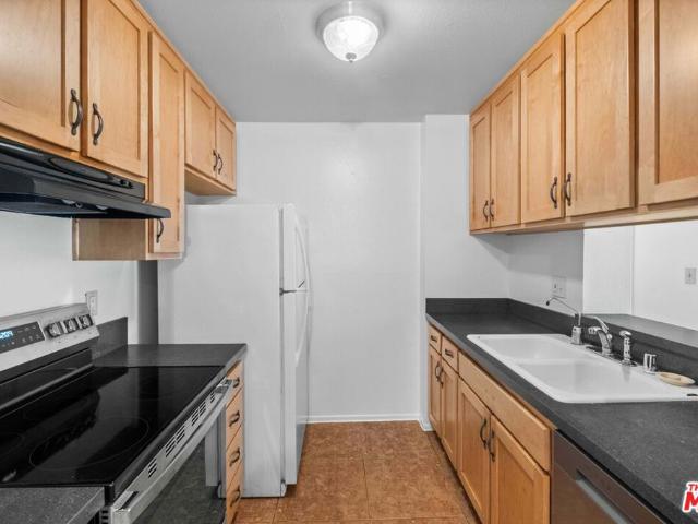Condo for sale in Culver City, California