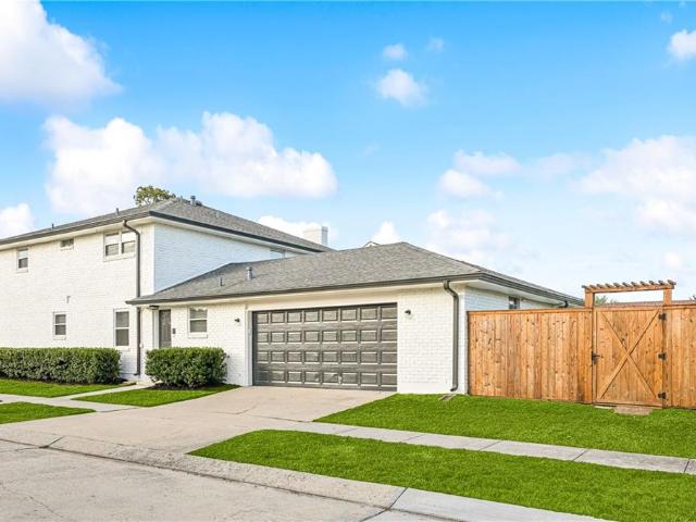 House for sale in Pontchartrain Shores, Metairie