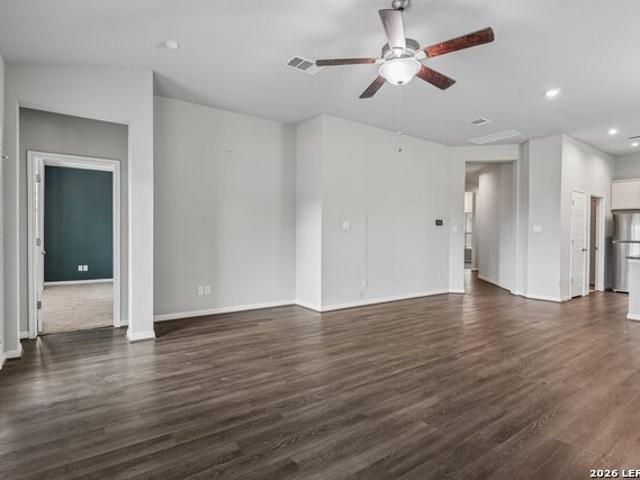 House for sale in Saint Hedwig, Texas