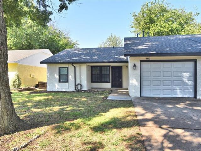 Townhouse for sale in Broken Arrow, Oklahoma