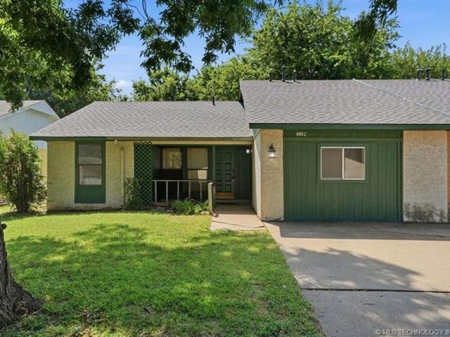Townhouse for sale in Broken Arrow, Oklahoma