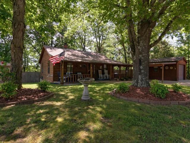 House for sale in Lampe, Stone County