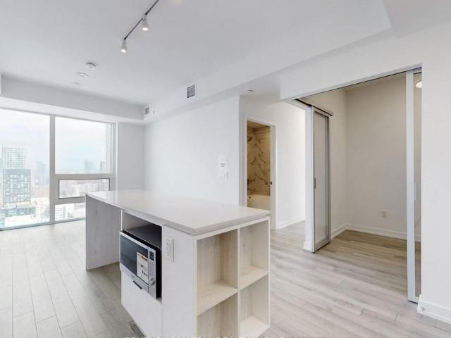 House for rent in Toronto Centre, Toronto