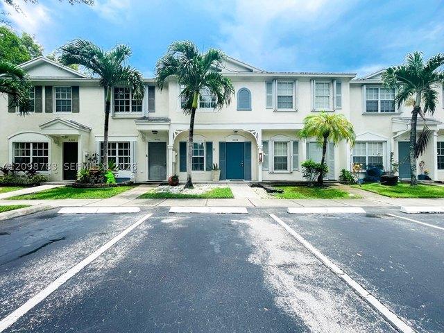 Townhouse for sale in Dania Beach, Broward County