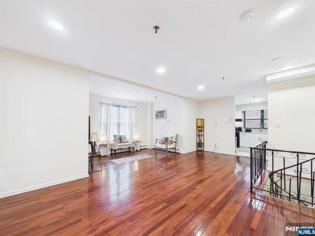 Condo for sale in Hudson, New Jersey
