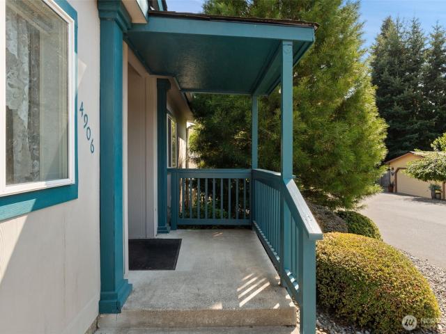 Condo for sale in Tracyton, Washington