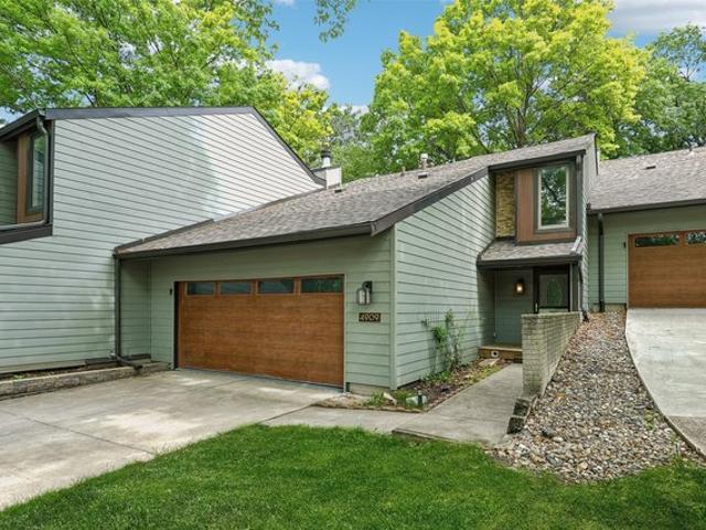 Townhouse for sale in West Park, West Des Moines
