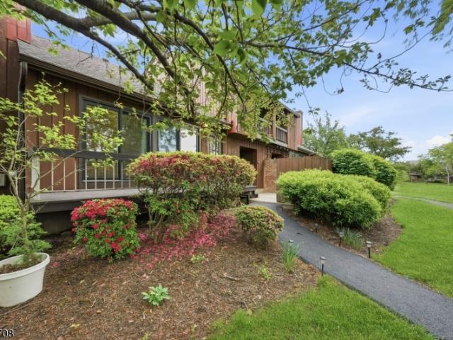 Townhouse for sale in Flagtown, New Jersey
