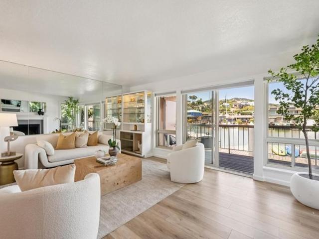 Condo for sale in San Rafael, California