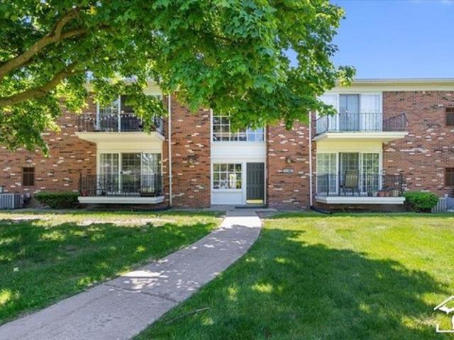 Condo for sale in Bloomfield Hills, Michigan