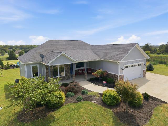 House for sale in Versailles, Jessamine County