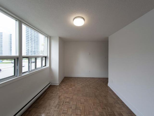 Apartment for rent in Burlington, Golden Horseshoe