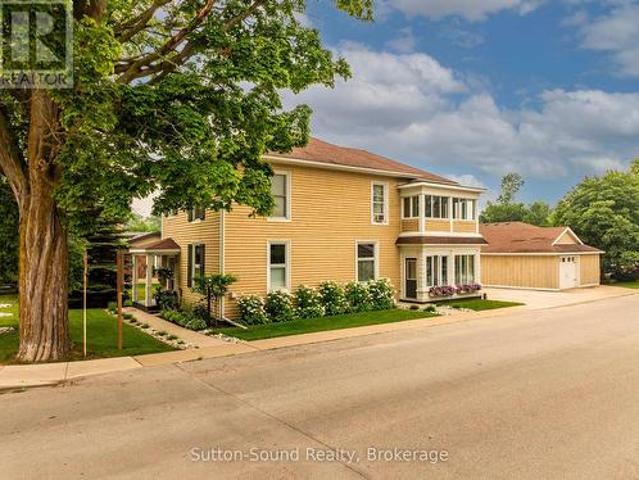 House for sale in Ontario