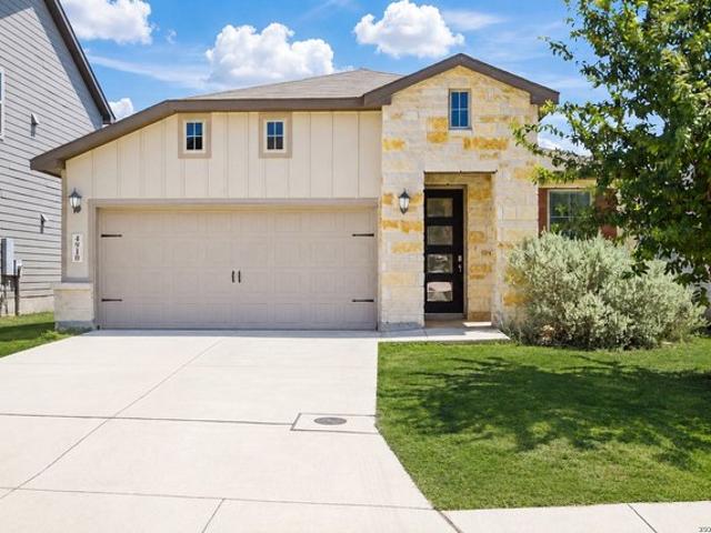 House for sale in Saint Hedwig, Texas