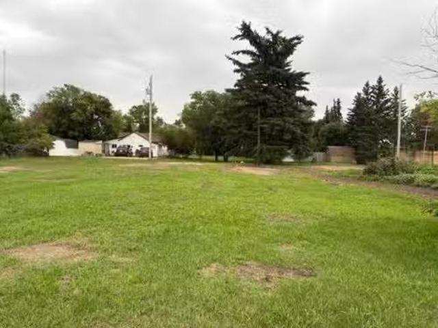 House for sale in Lougheed, Alberta