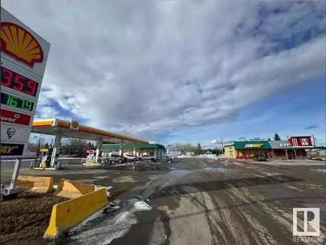 House for sale in Entwistle, Alberta