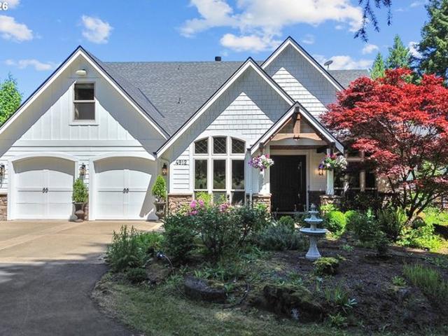 House for sale in Highland, La Center