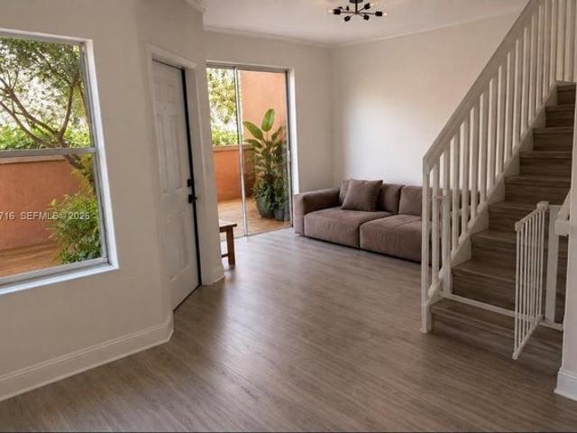Townhouse for sale in Dania, Florida