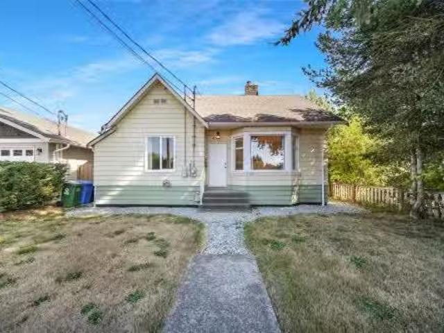 House for sale in Clayoquot, British Columbia
