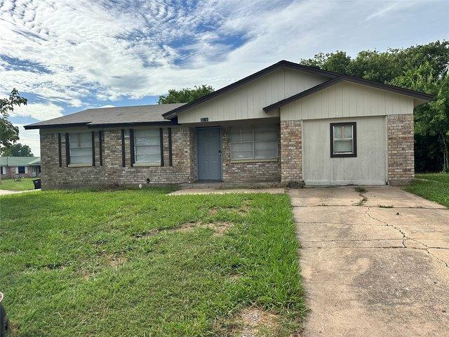 House for sale in Hunt, Texas