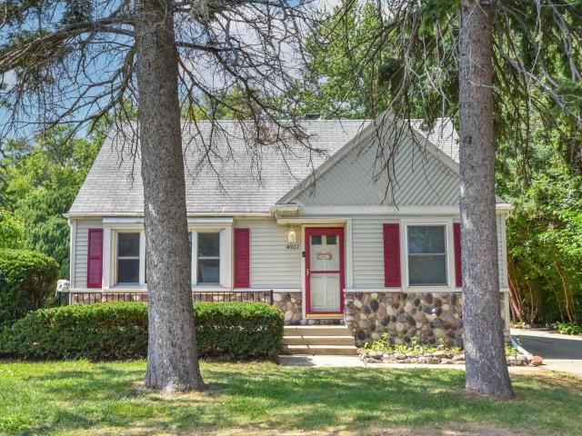 House for sale in Greenfield Park, Wisconsin