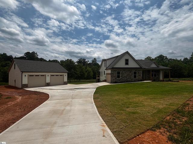 House for sale in Campobello, South Carolina