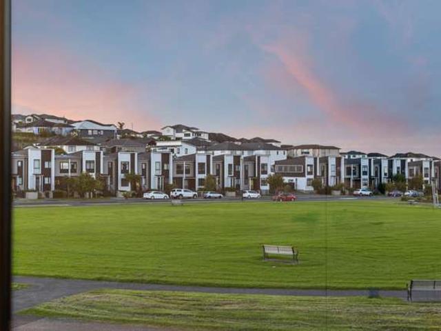 Townhouse for sale in Whangaparaoa