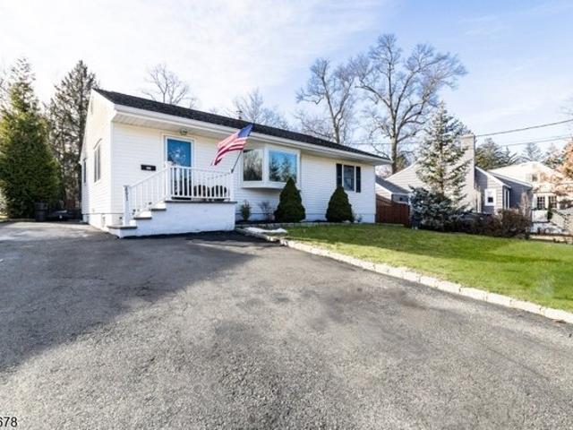 House for sale in Roseland, New Jersey