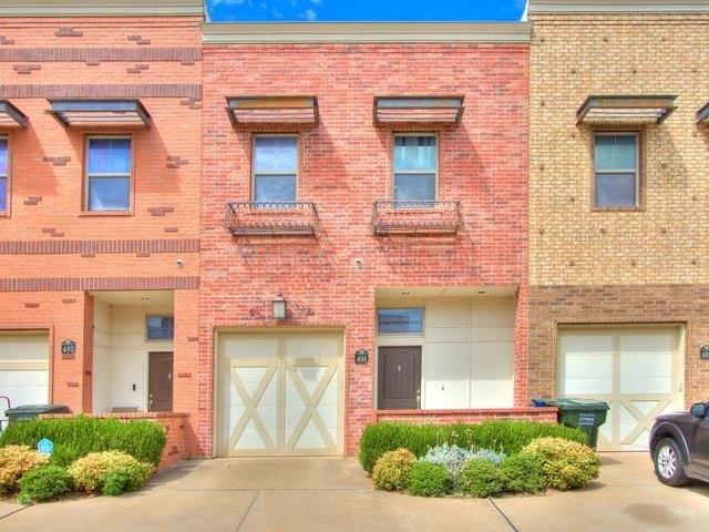 Townhouse for sale in Edmond, Oklahoma