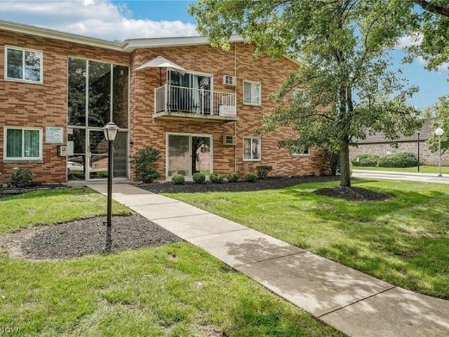 Condo for sale in Broadview Heights, Ohio