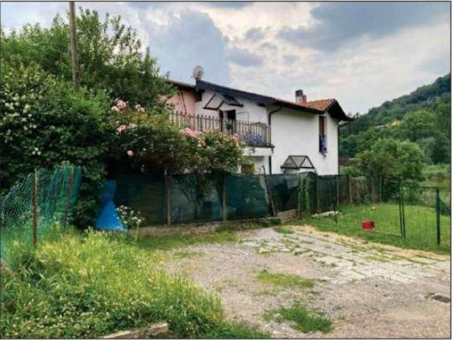 Villa Indipendente in vendita a Comunità Montana del Piambello, Bisuschio